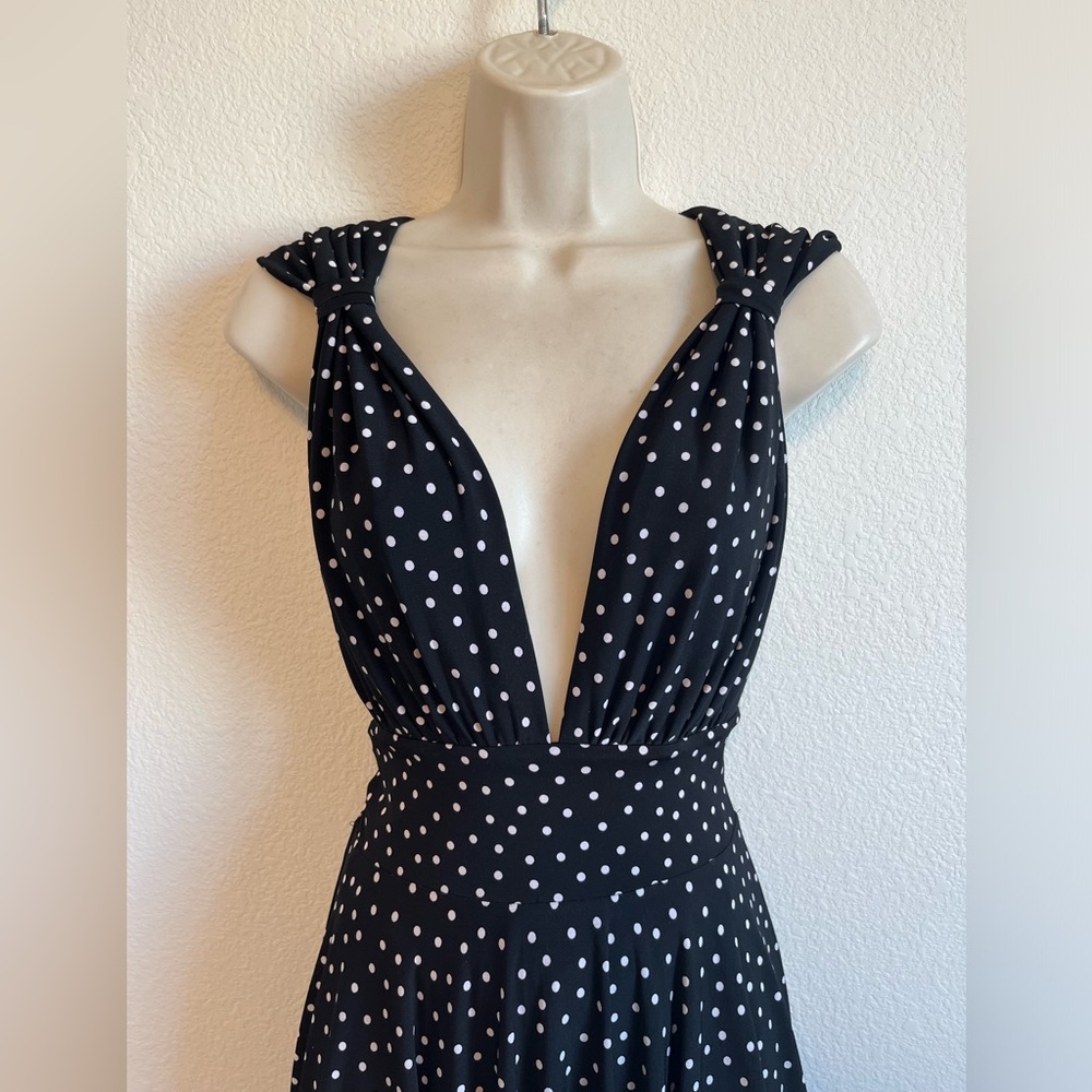 White House Black Market plunge neck black & white polka dot dress. Sz 2 - Picture 2 of 4